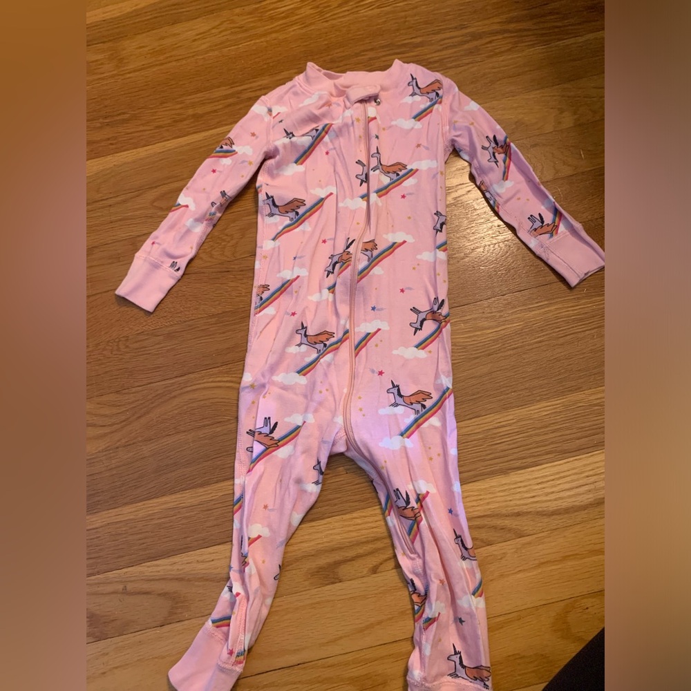 Hanna Andersson pajamas 2T unicorns and rainbows